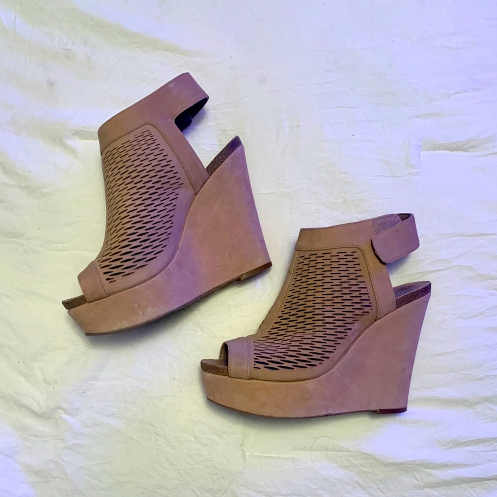 Vince Camuto Nude Wedges